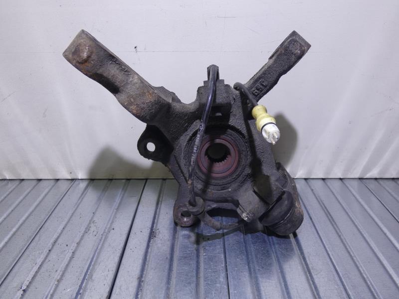 Fusee avant droit RENAULT CLIO 2 PHASE 2 Diesel - 1