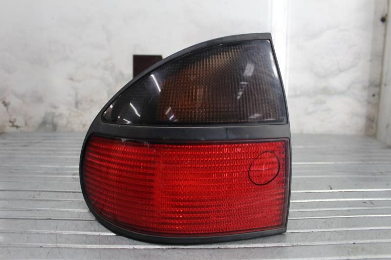 Fanale posteriore principale sinistro (luci) RENAULT LAGUNA 1 PHASE 1 Diésel - 1