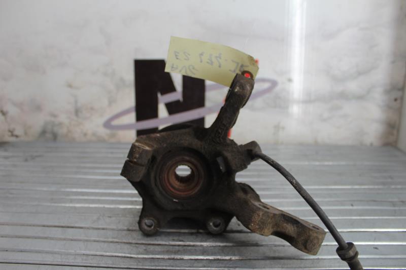 Fusee avant gauche RENAULT CLIO 2 PHASE 2 Essence - 1