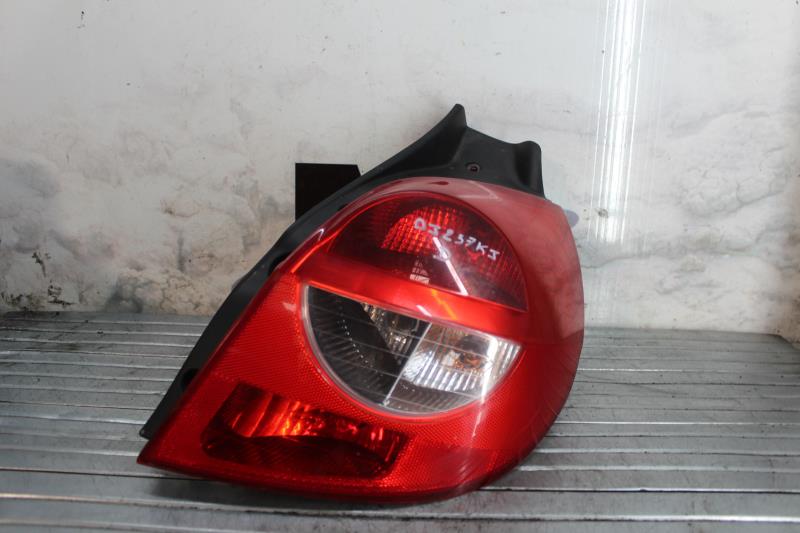 Fanale posteriore principale destro (luci) RENAULT CLIO 3 PHASE 1 Diésel - 1