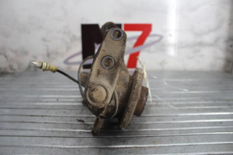 Fusee avant droit RENAULT CLIO 2 PHASE 2 Diesel - 1
