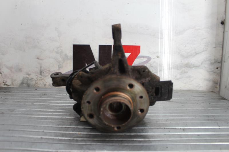 Fusee avant gauche RENAULT MEGANE 3 PHASE 1 BREAK Diesel - 1
