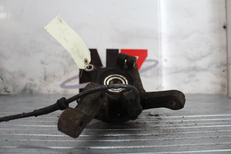 Fusee avant gauche RENAULT CLIO 2 PHASE 2 Diesel - 1