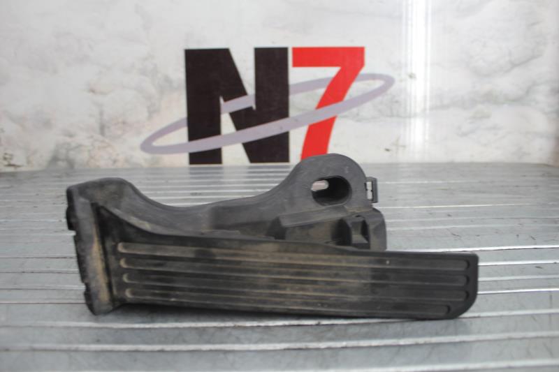 Pedale d'accelerateur VOLKSWAGEN GOLF 5 Essence - 1