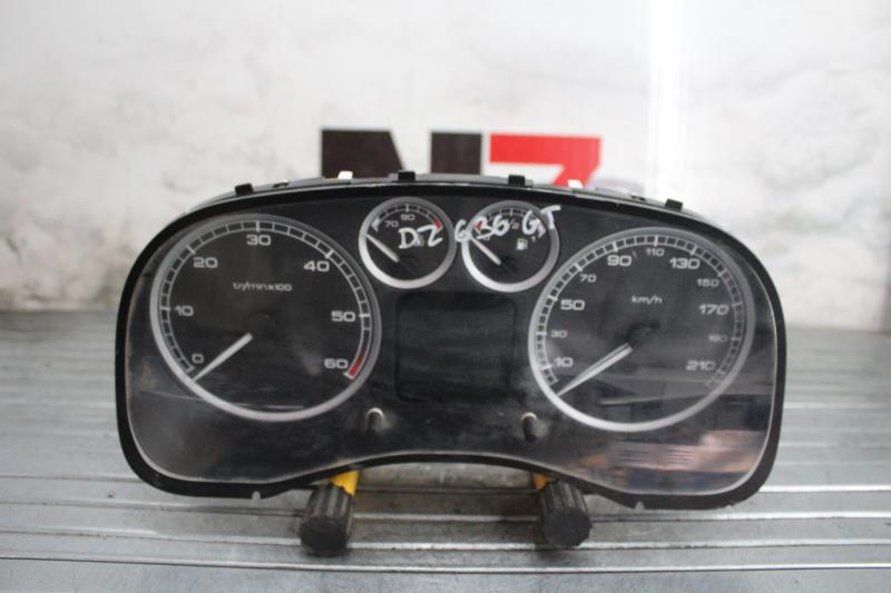 Compteur PEUGEOT 307 PHASE 1 BREAK Diesel - 1