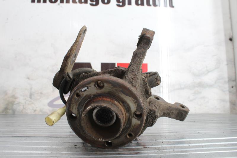 Fusee avant droit RENAULT CLIO 2 PHASE 2 Diesel - 1