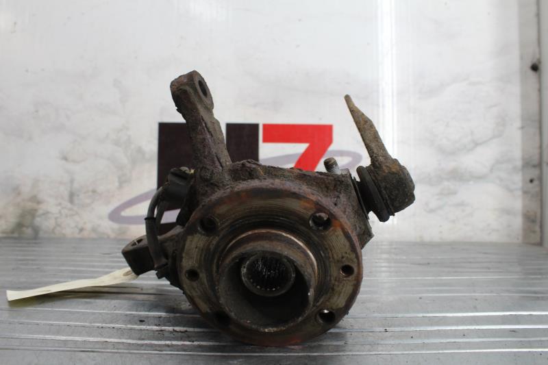 Fusee avant gauche RENAULT CLIO 2 PHASE 2 Diesel - 1