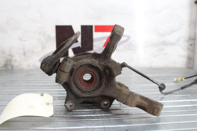 Fusee avant gauche RENAULT CLIO 2 PHASE 2 Diesel - 1