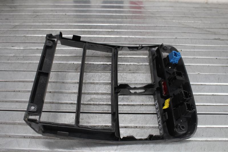 Bouton de warning PEUGEOT 307 PHASE 1 CABRIOLET Essence - 1