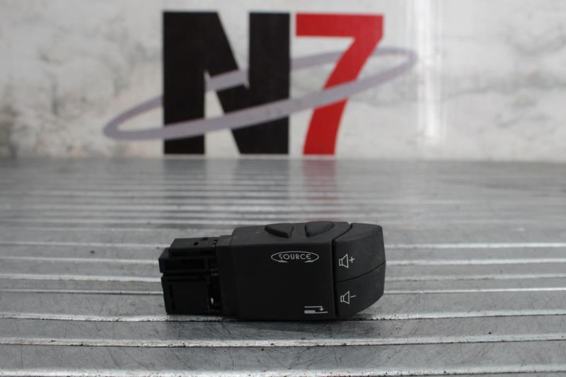 Commande autoradio RENAULT TWINGO 2 PHASE 1 Essence - 1