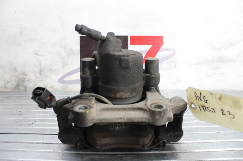Etrier avant gauche (freinage) AUDI 1.8L I Essence - 1