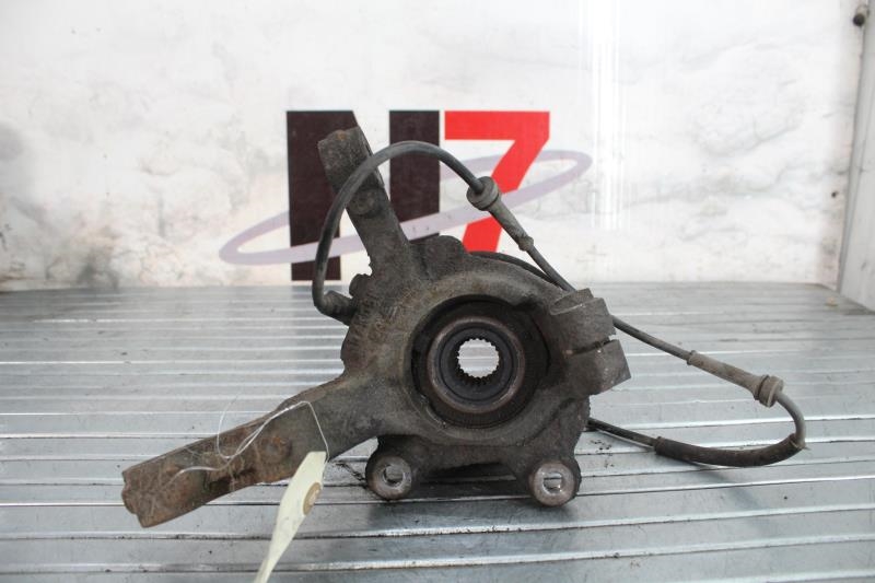 Fusee avant droit RENAULT TWINGO 2 PHASE 1 Essence - 1