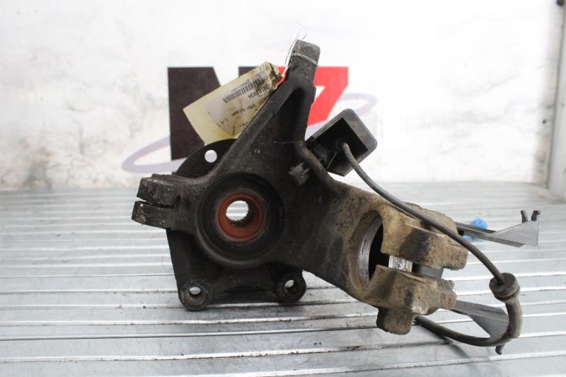 Fusee avant gauche PEUGEOT 206+ Diesel - 1
