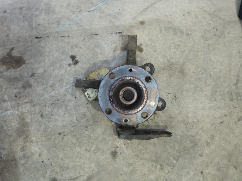 Fusee avant droit RENAULT CLIO 2 PHASE 1 Essence - 1