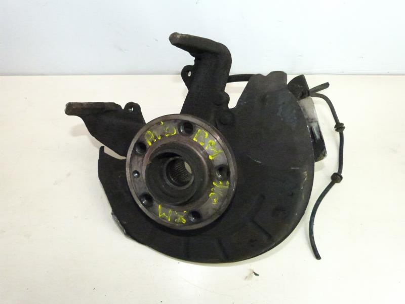 Fusee avant droit VOLKSWAGEN FOX Essence - 1