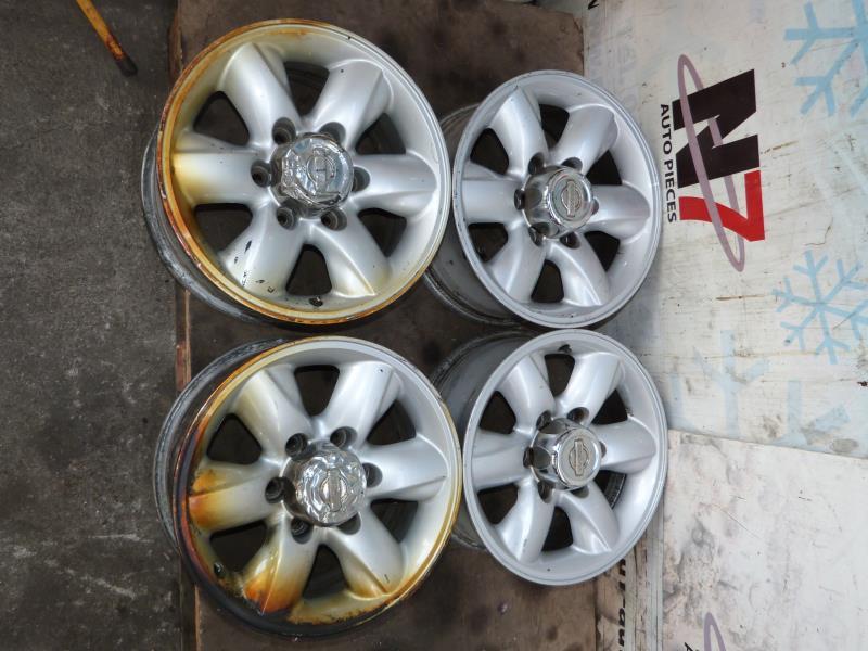 Set di 4 cerchioni NISSAN ALMERA TINO PHASE 1 Gasolina - 1