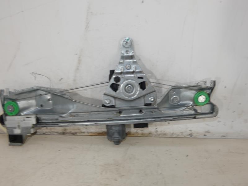 Alzacristalli elettrico posteriore destro PEUGEOT 308 1 PHASE 1 Diésel - 1