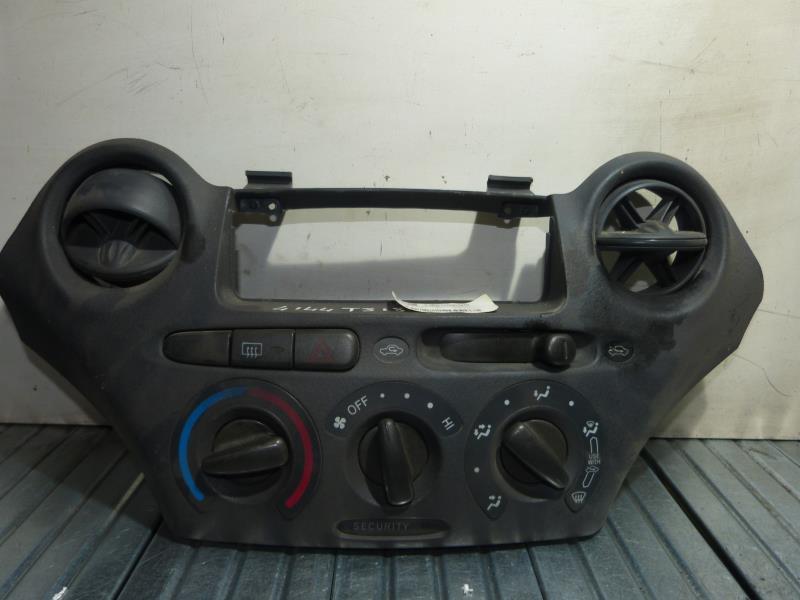 Commande chauffage TOYOTA YARIS 1 PHASE 1 Essence - 1