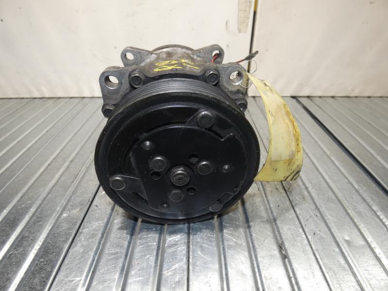 Compresseur clim RENAULT R19  - 1