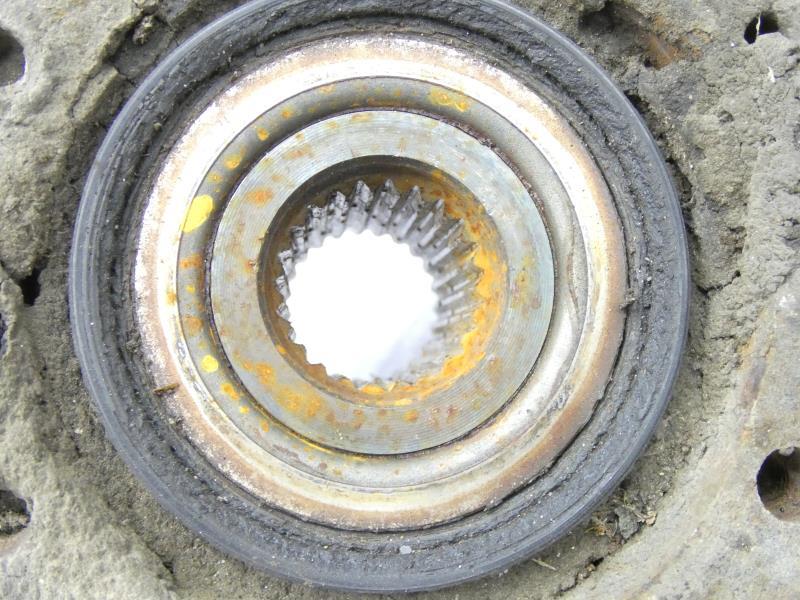 Fusee avant gauche RENAULT R25 PHASE 2 Diesel - 1