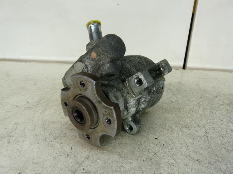 Pompe de direction PEUGEOT 306  - 1