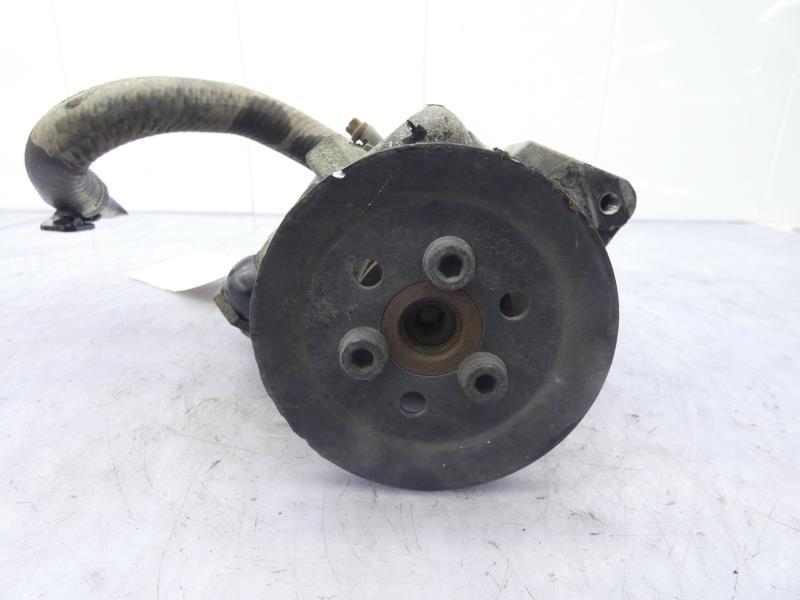 Pompe de direction VOLKSWAGEN VENTO Essence - 1