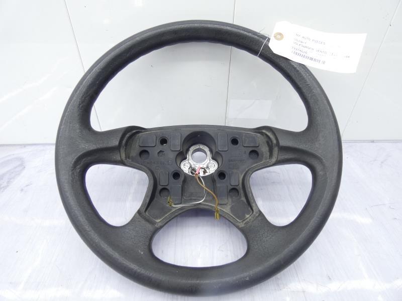 Volant VOLKSWAGEN VENTO Essence - 1