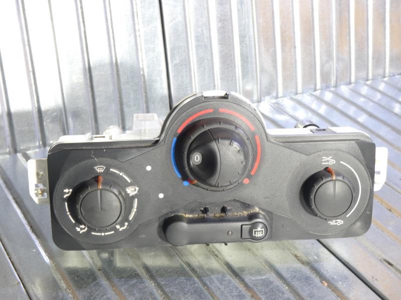 Commande chauffage RENAULT MODUS PHASE 1 Essence - 1