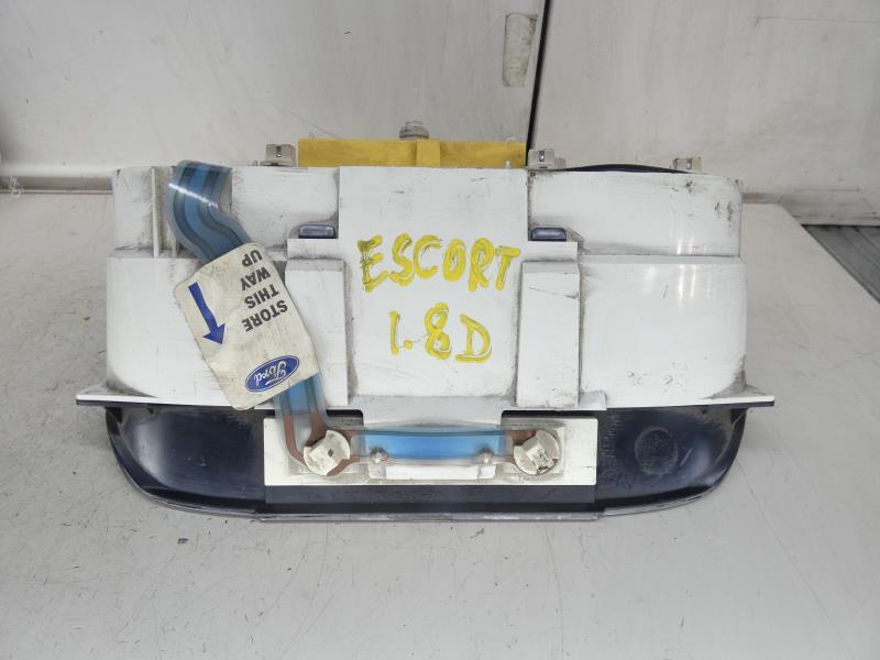 Compteur FORD ESCORT 4  - 1