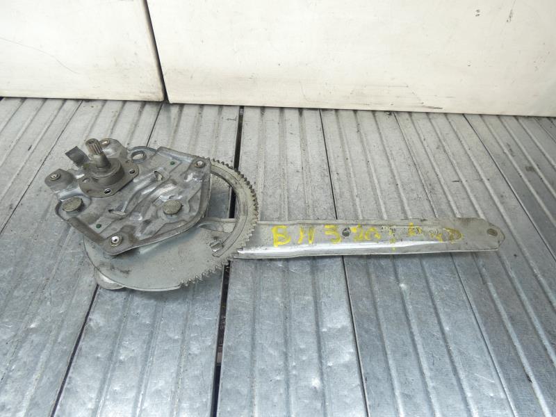 Alzacristalli manuale posteriore destro BMW 320D  - 1