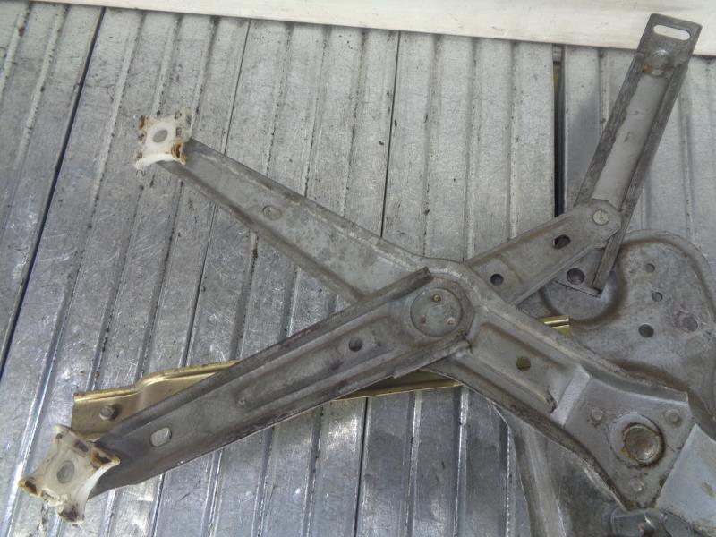 Alzacristalli manuale posteriore destro BMW SERIE 5 E34 Diésel - 1