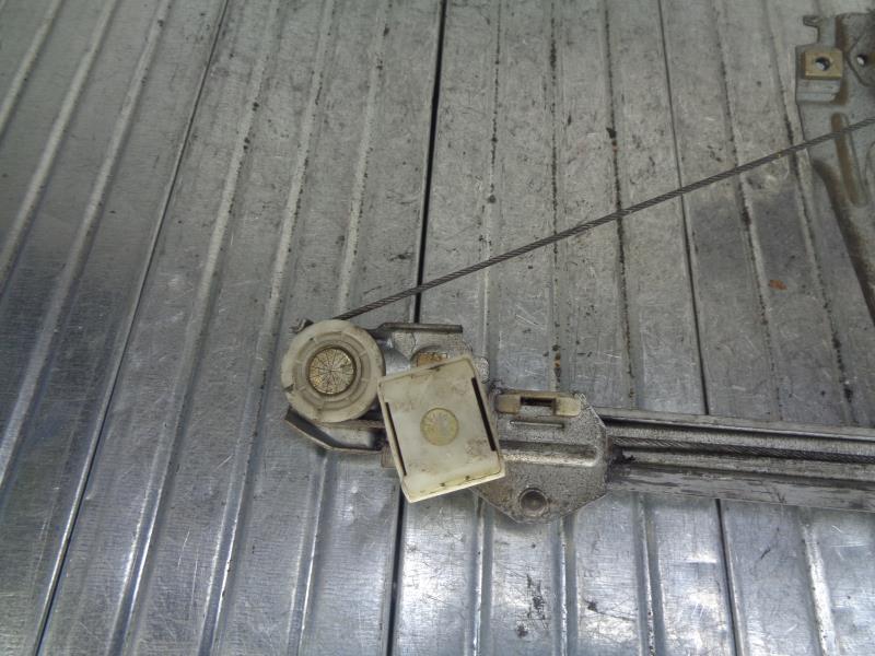 Alzacristalli manuale posteriore destro MERCEDES CLASSE E 124 PHASE 2 Diésel - 1