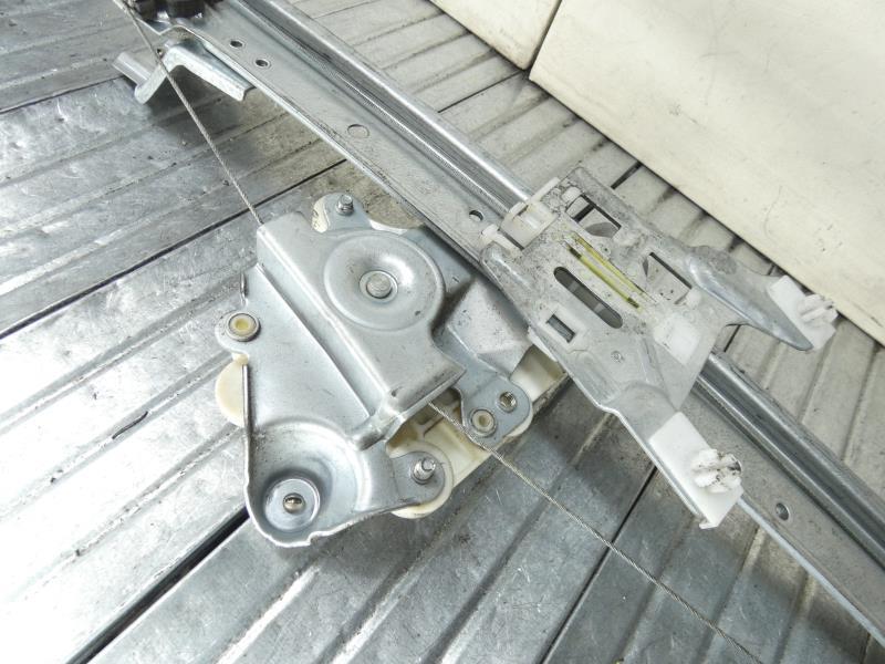 Alzacristalli manuale posteriore sinistro CITROEN C3 1 PHASE 1 Diésel - 1