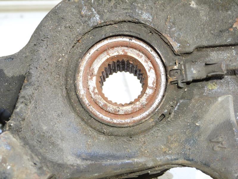 Fusee avant gauche RENAULT LAGUNA 2 PHASE 2 Essence - 1