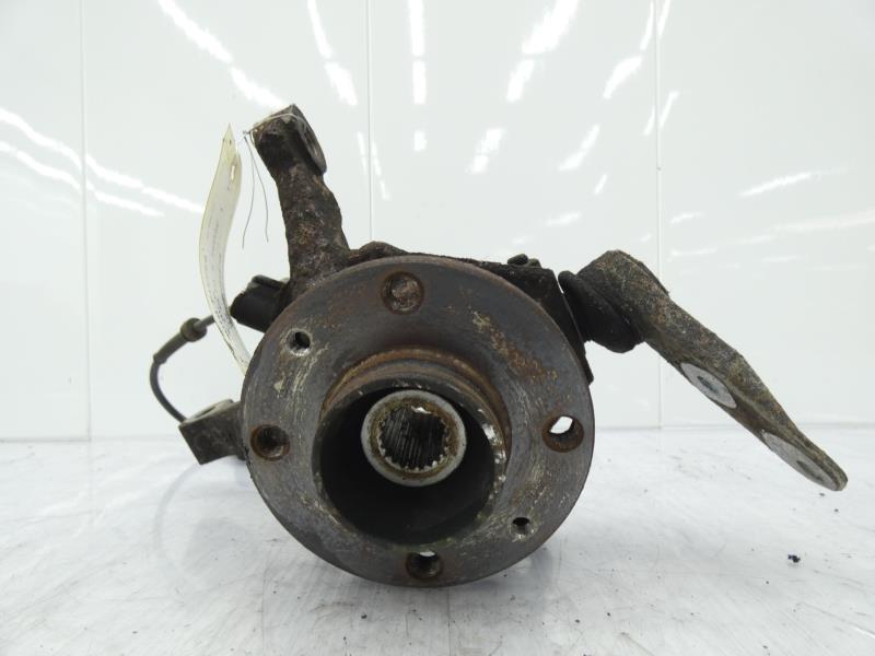 Fusee avant gauche RENAULT CLIO 2 PHASE 1 Essence - 1