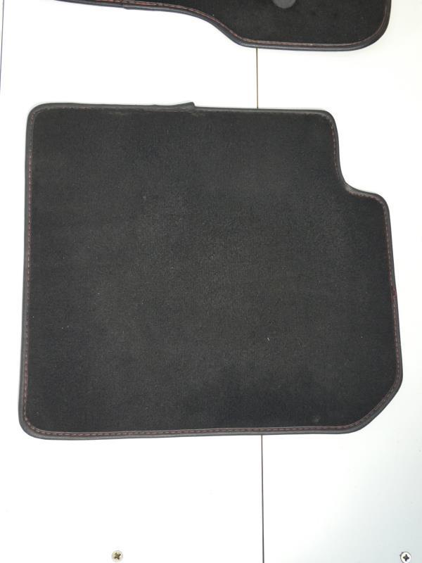 Tapis de sol    - 1