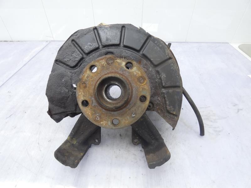 Fusee avant droit VOLKSWAGEN GOLF 5 Diesel - 1