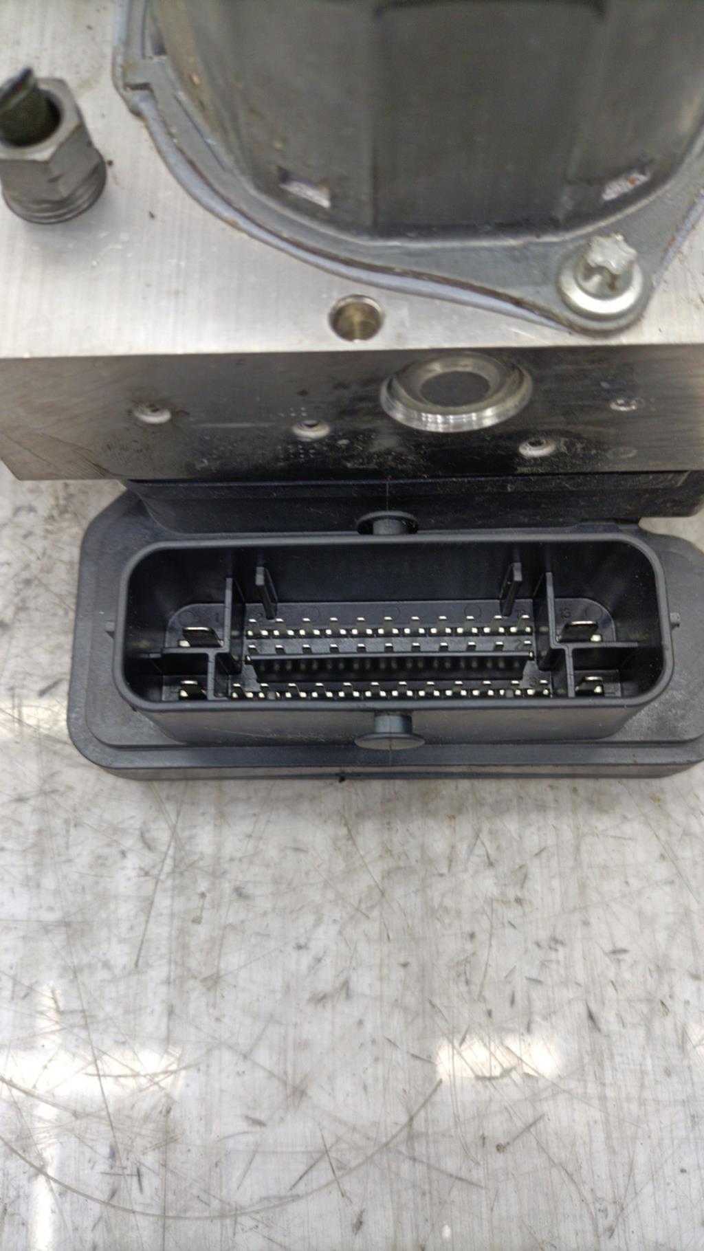 Bloc ABS (freins anti-blocage) RENAULT CLIO 4 PHASE 1 Diesel - 1