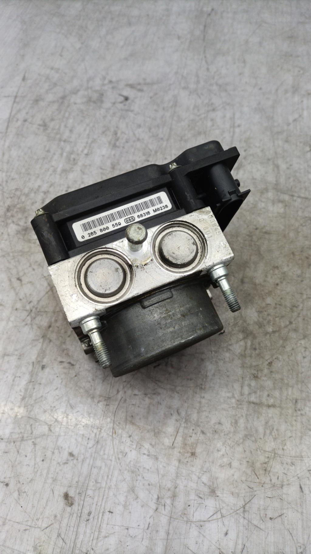 Blocco ABS (antibloccaggio freni) RENAULT CLIO 3 PHASE 1 Diésel - 1