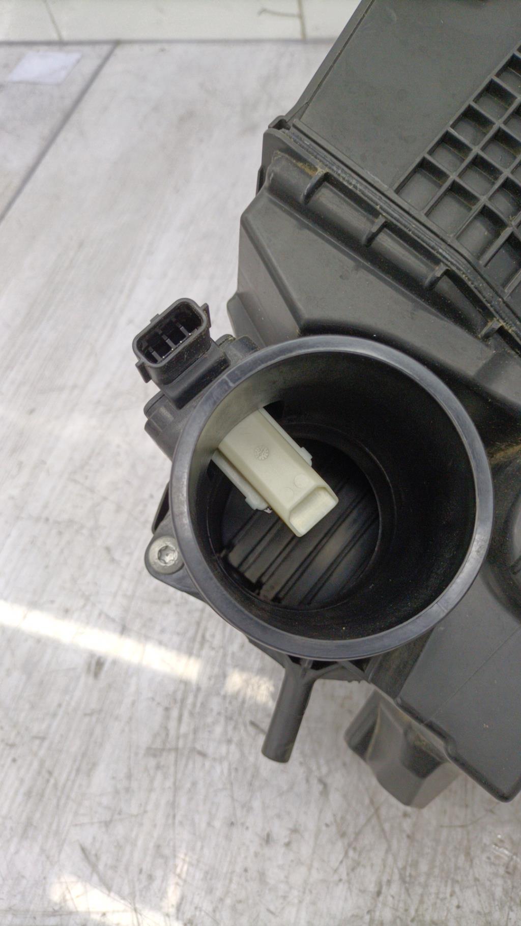 Boite a air RENAULT CLIO 4 PHASE 1 Diesel - 1