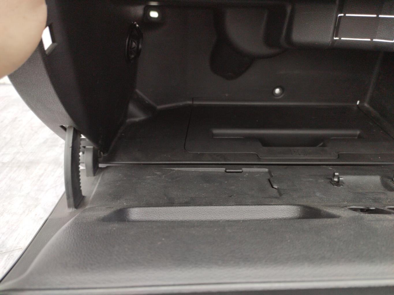 Vano portaoggetti VOLKSWAGEN POLO 5 PHASE 1 Diésel - 1