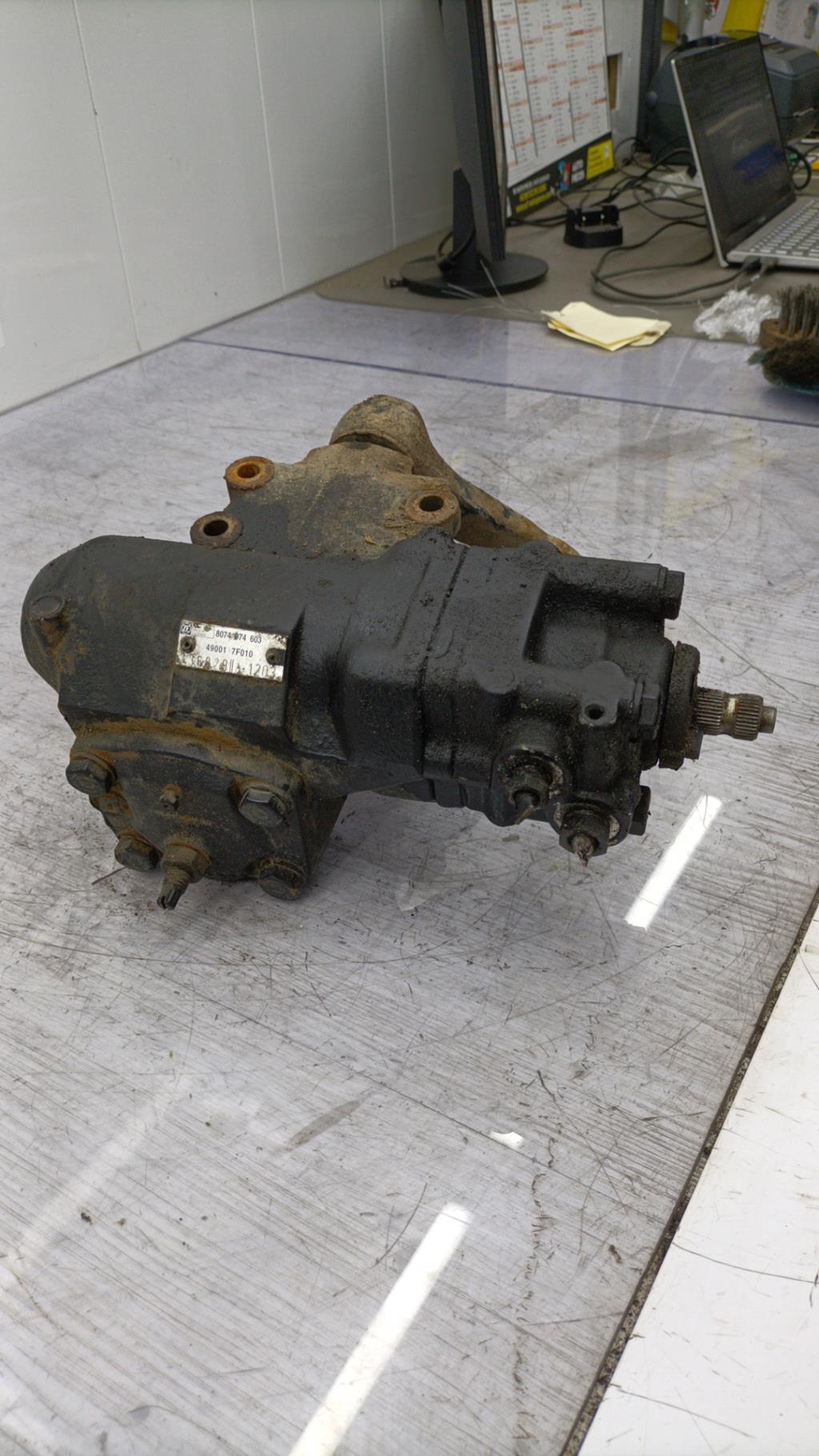 Boitier de direction NISSAN TERRANO 2 PHASE 4 Diesel - 1