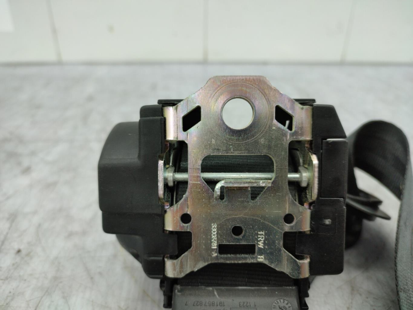 Cintura di sicurezza posteriore sinistra VOLKSWAGEN POLO 5 PHASE 1 Diésel - 1