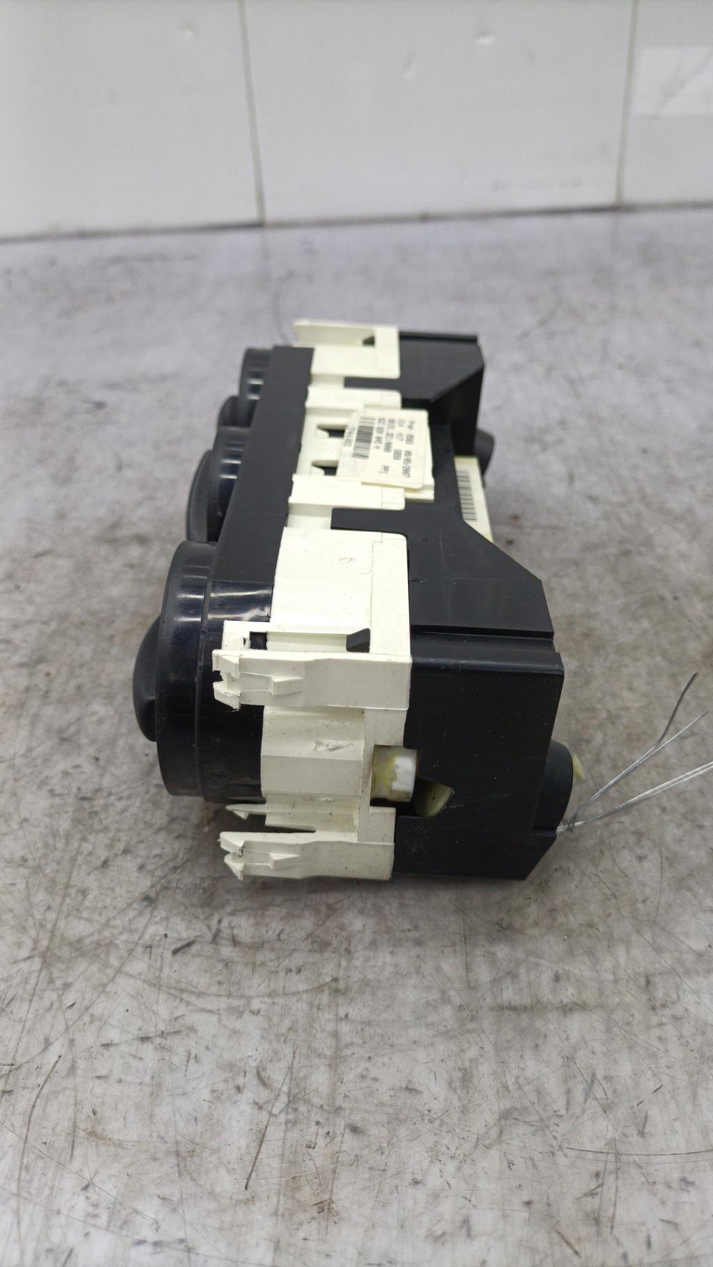 Commande chauffage VOLKSWAGEN POLO 4 PHASE 2 Diesel - 1