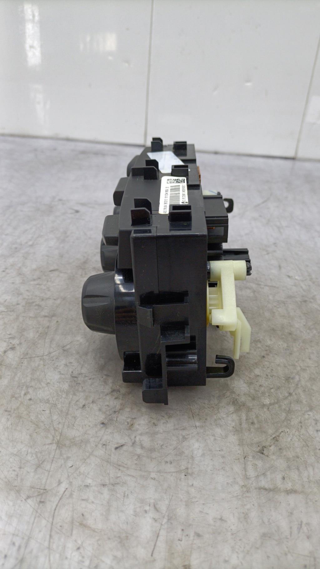 Commande chauffage CITROEN C3 2 PHASE 1 Diesel - 1