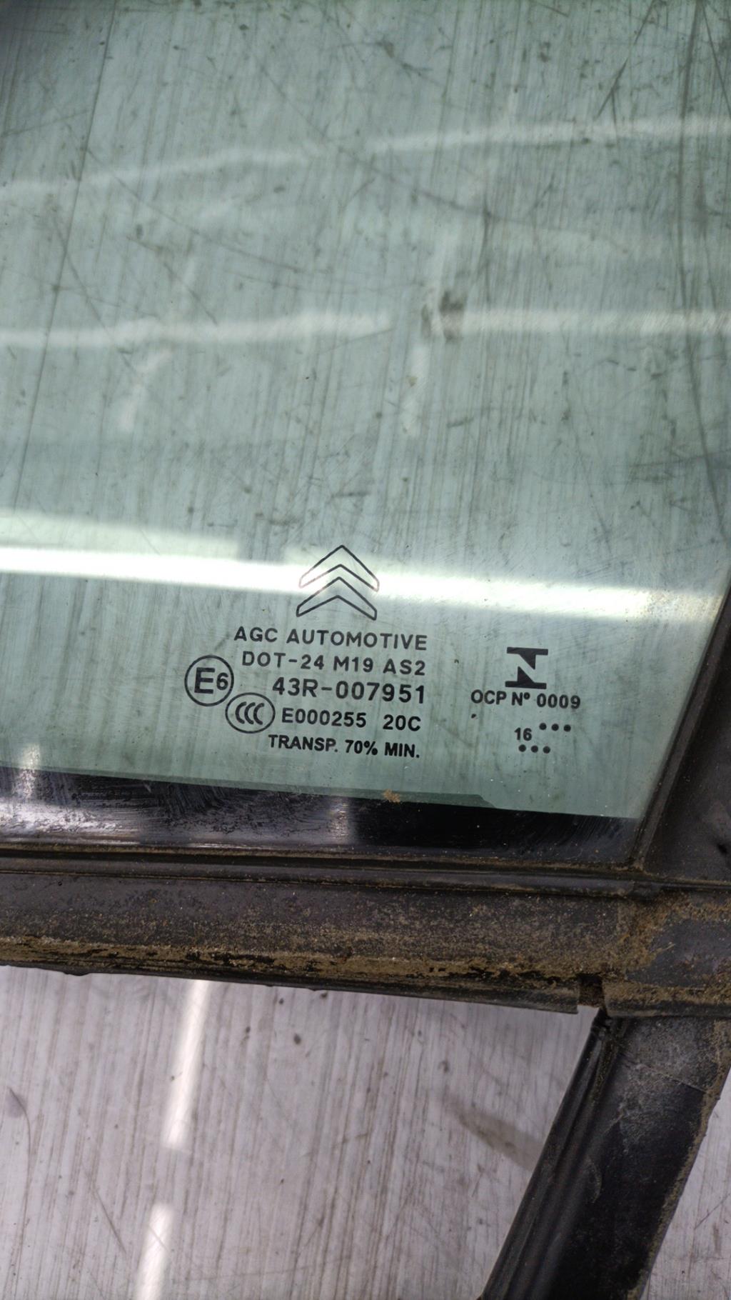Custode avant gauche (porte) CITROEN C3 2 PHASE 2 Diesel - 1