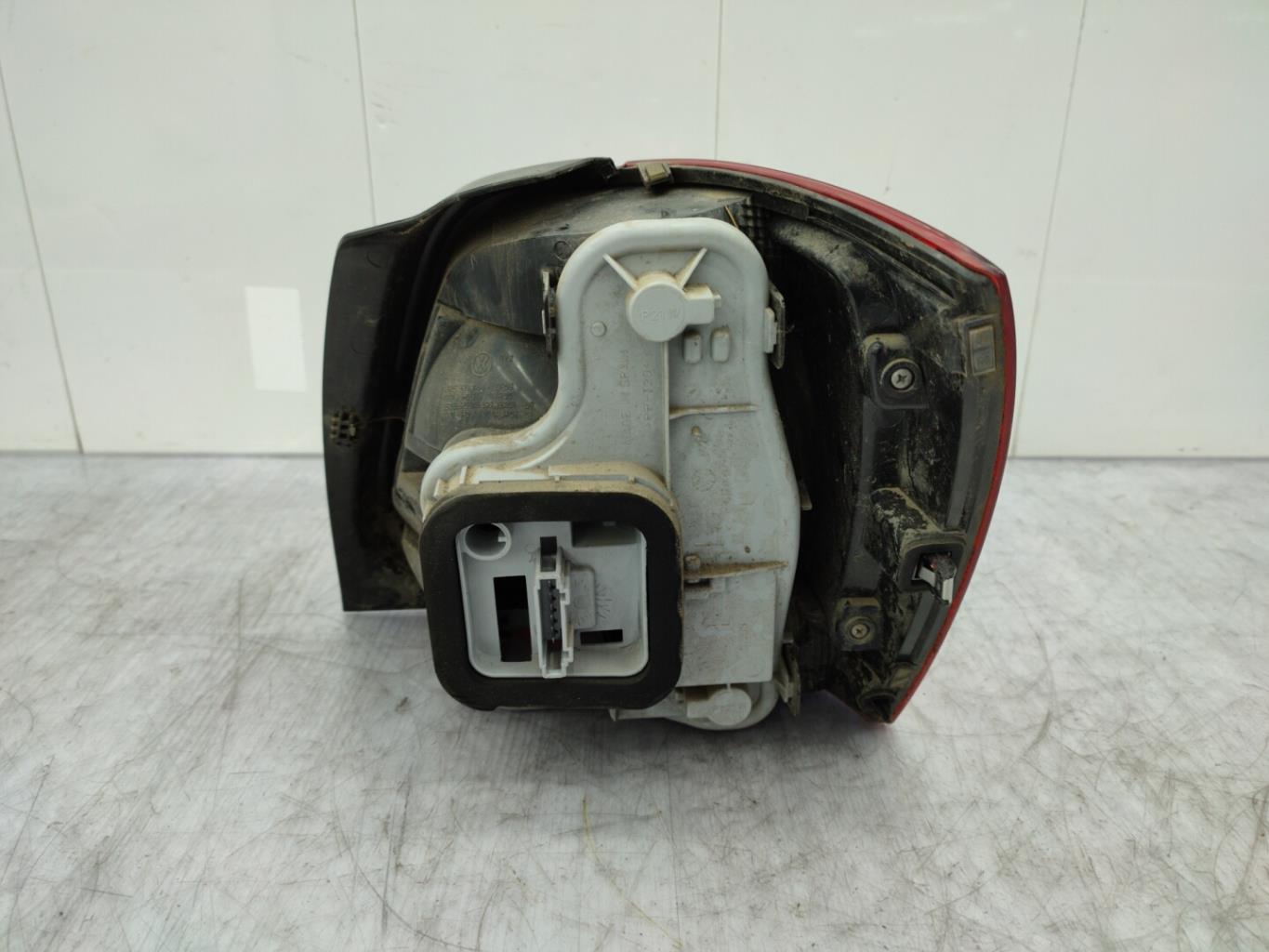 Fanale posteriore principale sinistro (luci) VOLKSWAGEN POLO 5 PHASE 1 Diésel - 1