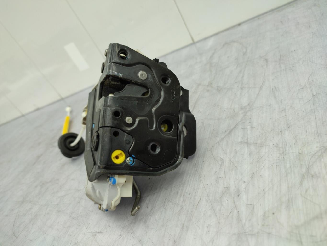 Serrure arriere gauche AUDI A4 2 AVANT PHASE 2 BREAK Diesel - 1