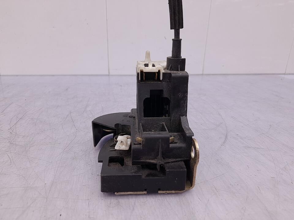 Serrure avant droit RENAULT CLIO 2 PHASE 2 Essence - 1