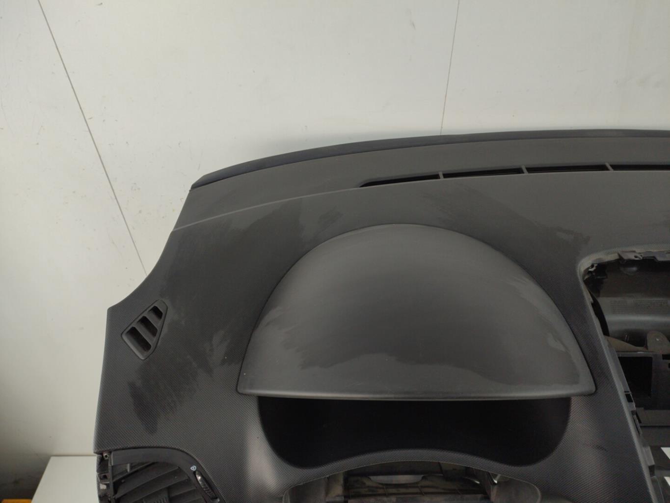 Tableau de bord PEUGEOT 206+ Diesel - 1